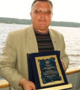 Simono Ropės nuotraukoje: 2009 m. Jono Aisčio literatūrinė premija įteikta LŽS nariui Jonui Endrijaičiui Simono Ropės nuotraukoje: 2009 m. Jono Aisčio literatūrinė premija įteikta LŽS nariui Jonui Endrijaičiui